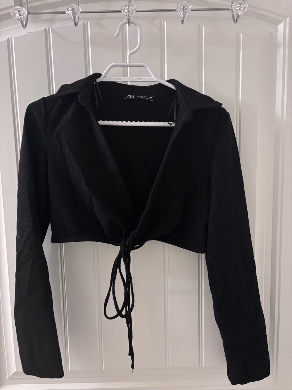 Zara Black Long-Sleeve Tie-Front Crop Top